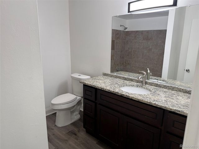 2501 King Road, Trenton, MI 48183