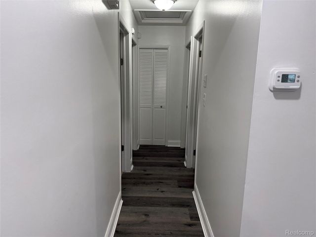 2501 King Road, Trenton, MI 48183