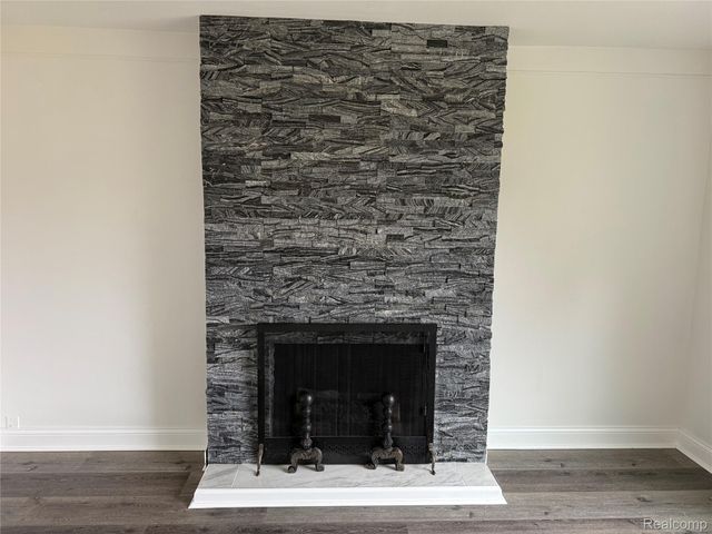 2501 King Road, Trenton, MI 48183