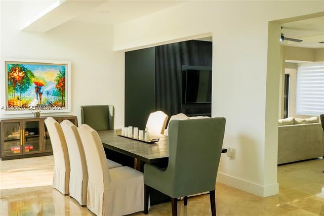 290 NW 125th Ave, Miami, FL 33182