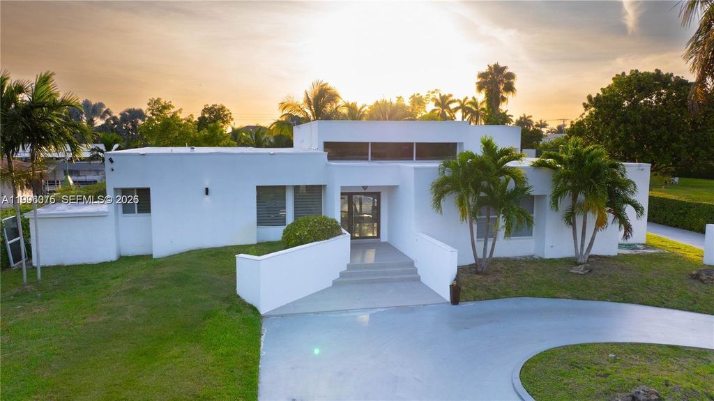 290 NW 125th Ave, Miami, FL 33182