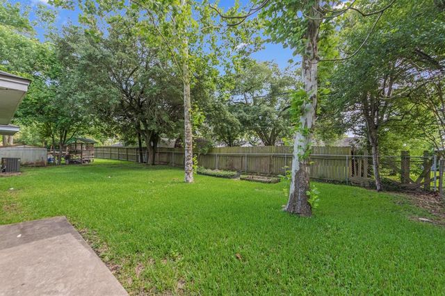 10306 Carlow Lane, La Porte, TX 77571