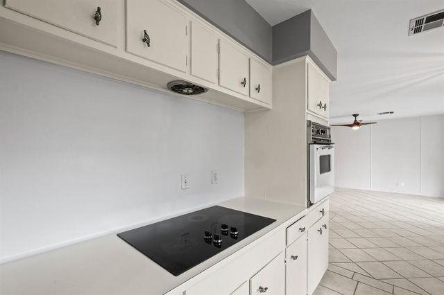 7722 Dillon Street, Houston, TX 77061
