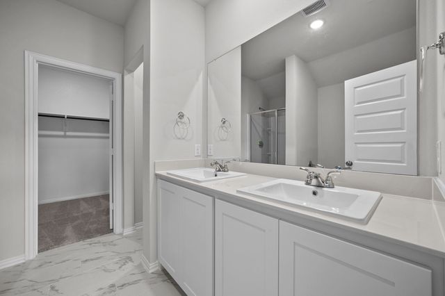 552 Ridgewood Drive, Van Alstyne, TX 75495