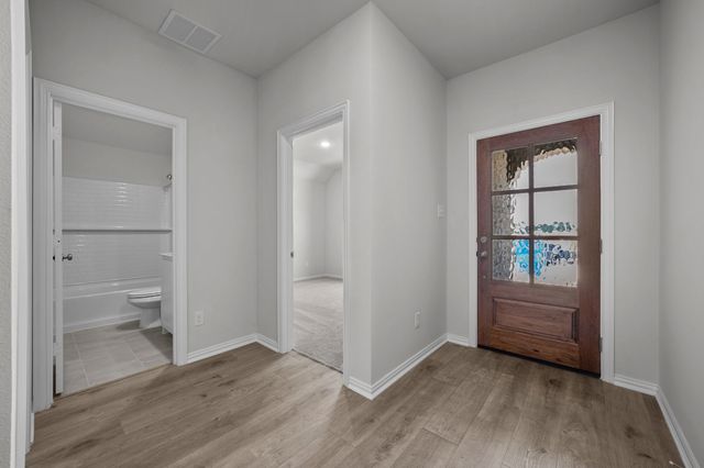 552 Ridgewood Drive, Van Alstyne, TX 75495