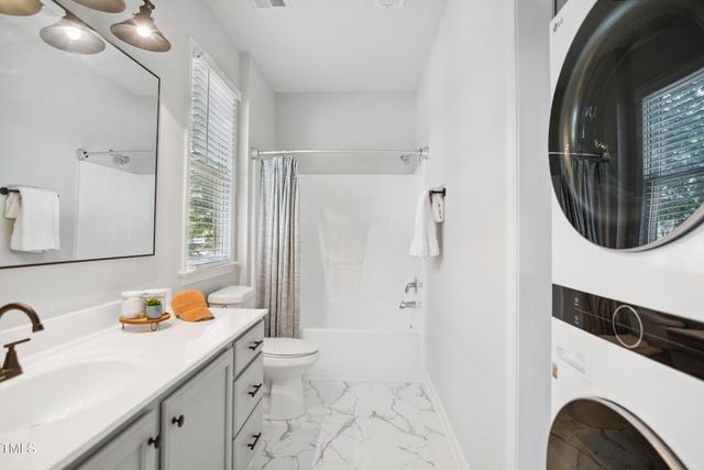 105 Fountain Ridge Place, Holly Springs, NC 27540
