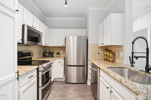 105 Fountain Ridge Place, Holly Springs, NC 27540