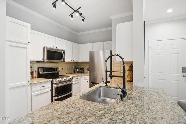 105 Fountain Ridge Place, Holly Springs, NC 27540