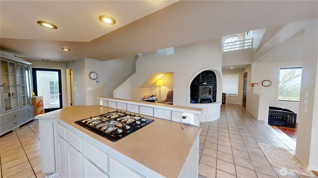 627 N Waugh Road, Mount Vernon, WA 98273