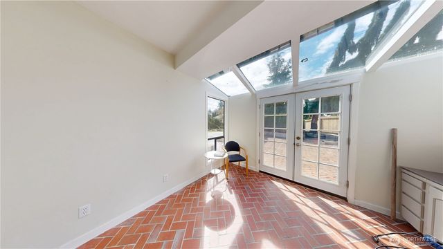 627 N Waugh Road, Mount Vernon, WA 98273