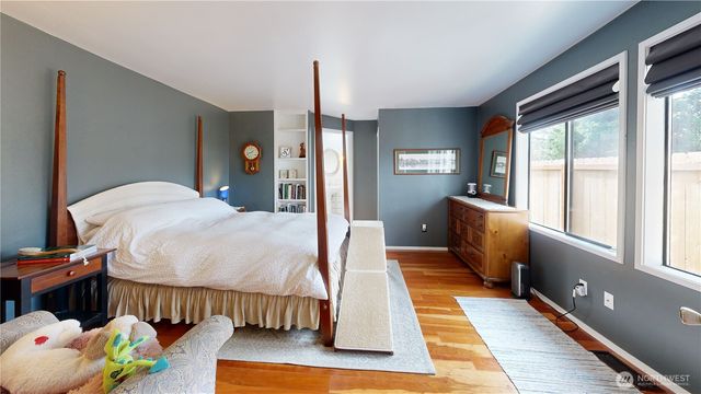 627 N Waugh Road, Mount Vernon, WA 98273