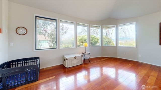 627 N Waugh Road, Mount Vernon, WA 98273