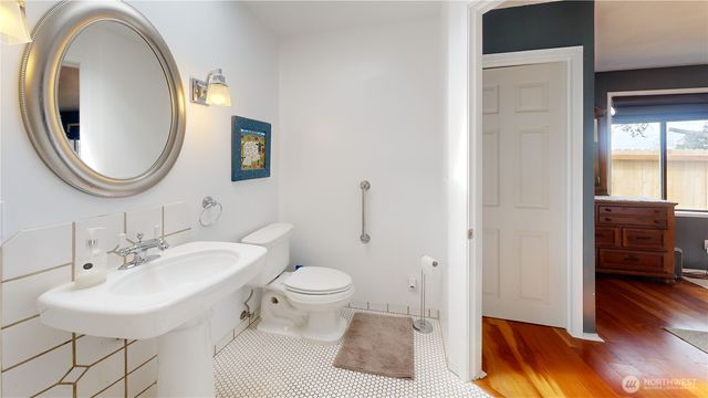 627 N Waugh Road, Mount Vernon, WA 98273
