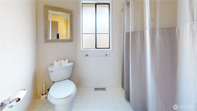627 N Waugh Road, Mount Vernon, WA 98273