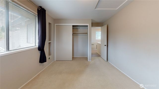 627 N Waugh Road, Mount Vernon, WA 98273