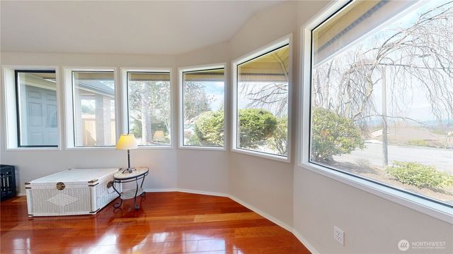 627 N Waugh Road, Mount Vernon, WA 98273
