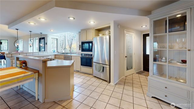627 N Waugh Road, Mount Vernon, WA 98273