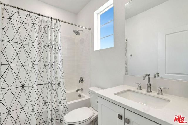 27408 Horizon View Lane, Valencia, CA 91381