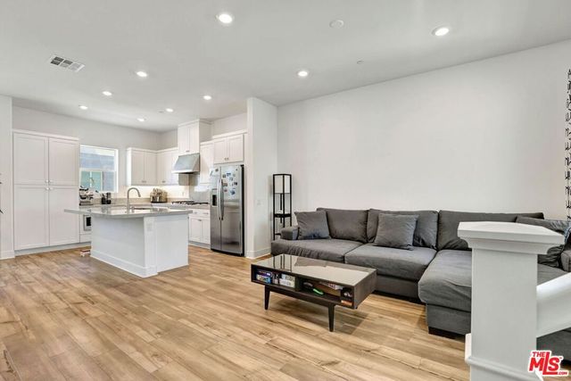 27408 Horizon View Lane, Valencia, CA 91381