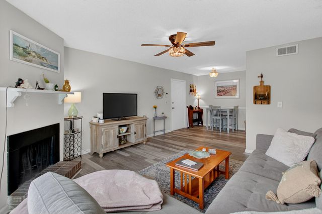 1402 Camp Road Apt 9g, Charleston, SC 29412