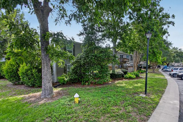1402 Camp Road Apt 9g, Charleston, SC 29412