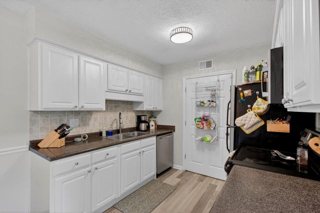 1402 Camp Road Apt 9g, Charleston, SC 29412