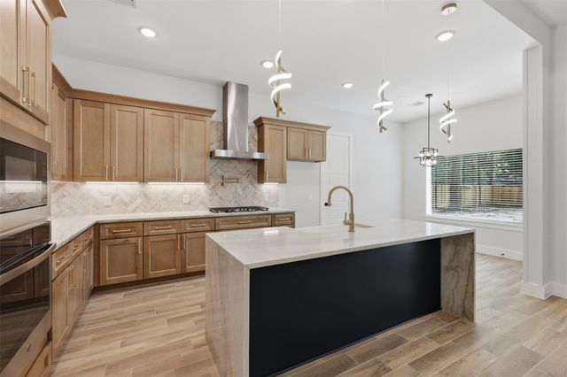 2638 Fountain View Street, Roman Forest, TX 77357