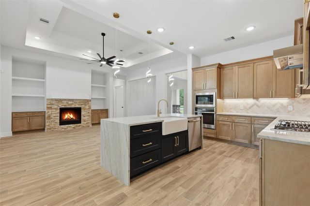 2638 Fountain View Street, Roman Forest, TX 77357