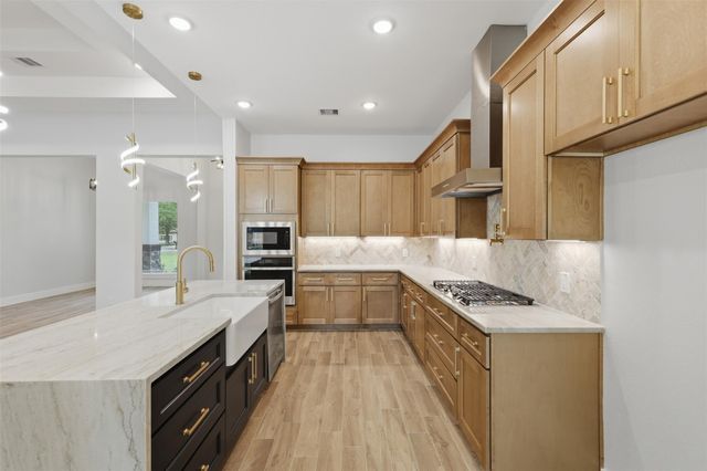 2638 Fountain View Street, Roman Forest, TX 77357