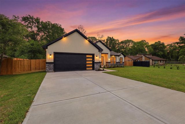 2638 Fountain View Street, Roman Forest, TX 77357