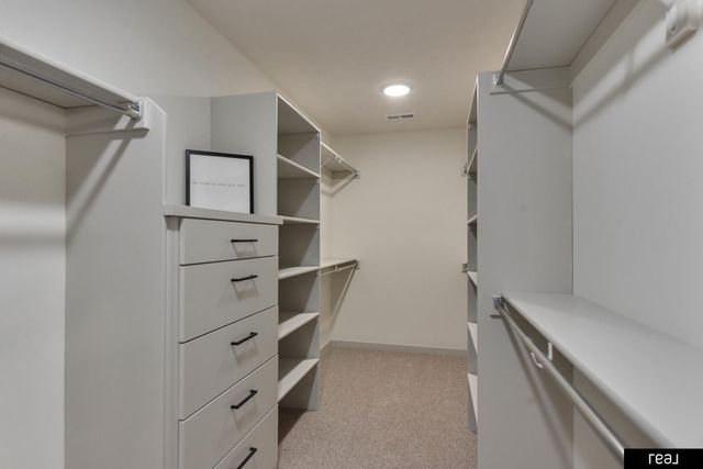 5413 N 191st Street, Elkhorn, NE 68022