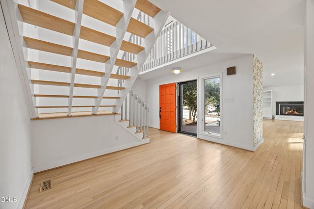 105 Oakstone Drive, Chapel Hill, NC 27514