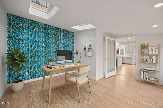 105 Oakstone Drive, Chapel Hill, NC 27514