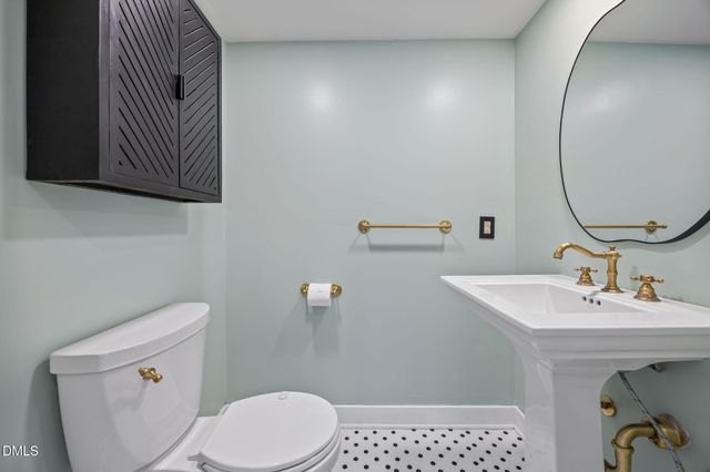 105 Oakstone Drive, Chapel Hill, NC 27514