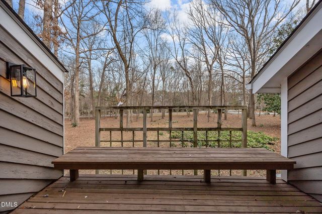 105 Oakstone Drive, Chapel Hill, NC 27514