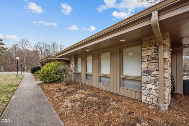 105 Oakstone Drive, Chapel Hill, NC 27514