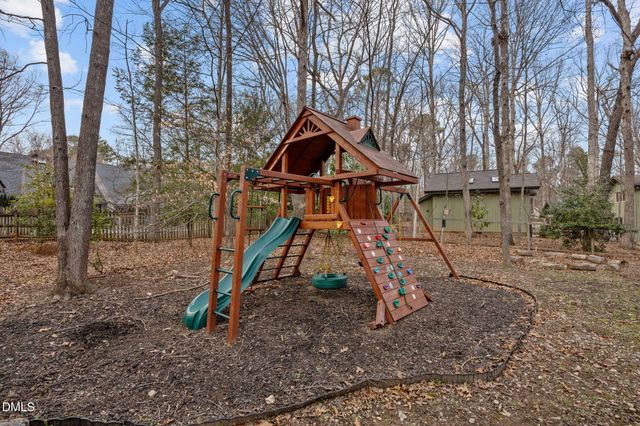 105 Oakstone Drive, Chapel Hill, NC 27514