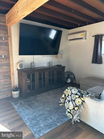 41 W RARITAN DR, Tuckerton, NJ 08087