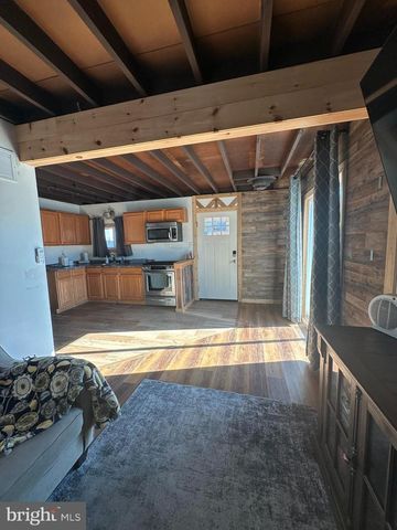 41 W RARITAN DR, Tuckerton, NJ 08087