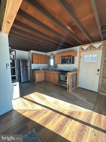 41 W RARITAN DR, Tuckerton, NJ 08087