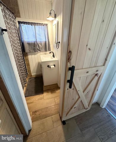 41 W RARITAN DR, Tuckerton, NJ 08087