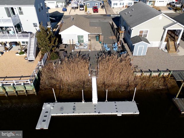 41 W RARITAN DR, Tuckerton, NJ 08087