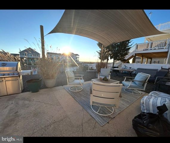 41 W RARITAN DR, Tuckerton, NJ 08087