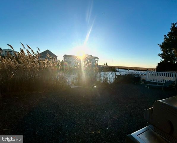 41 W RARITAN DR, Tuckerton, NJ 08087