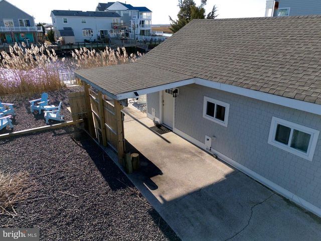 41 W RARITAN DR, Tuckerton, NJ 08087