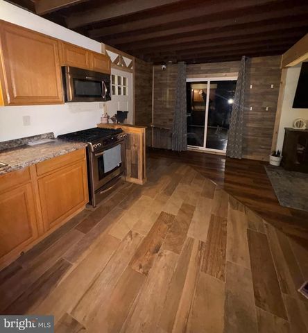 41 W RARITAN DR, Tuckerton, NJ 08087