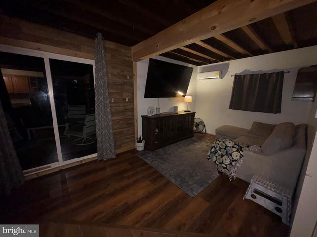 41 W RARITAN DR, Tuckerton, NJ 08087