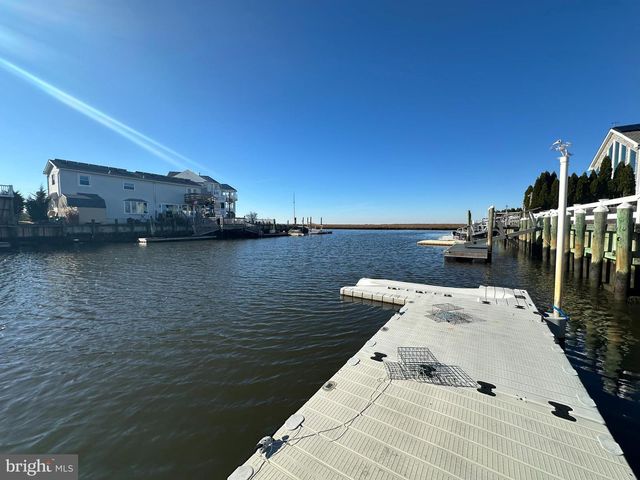 41 W RARITAN DR, Tuckerton, NJ 08087