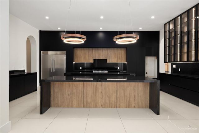 1000 Travis Street, Mission, TX 78572