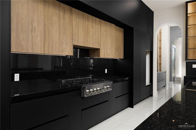 1000 Travis Street, Mission, TX 78572